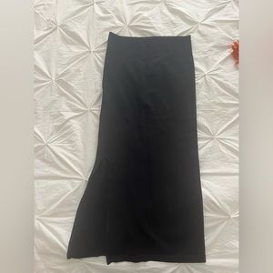 Fabletics Stretch Midi Skirt – Casual Comfort, Stylish Fit